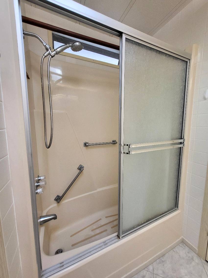 5467 Yarmouth Lane a Sarasota, FL Mobile or Manufactured Home for Sale